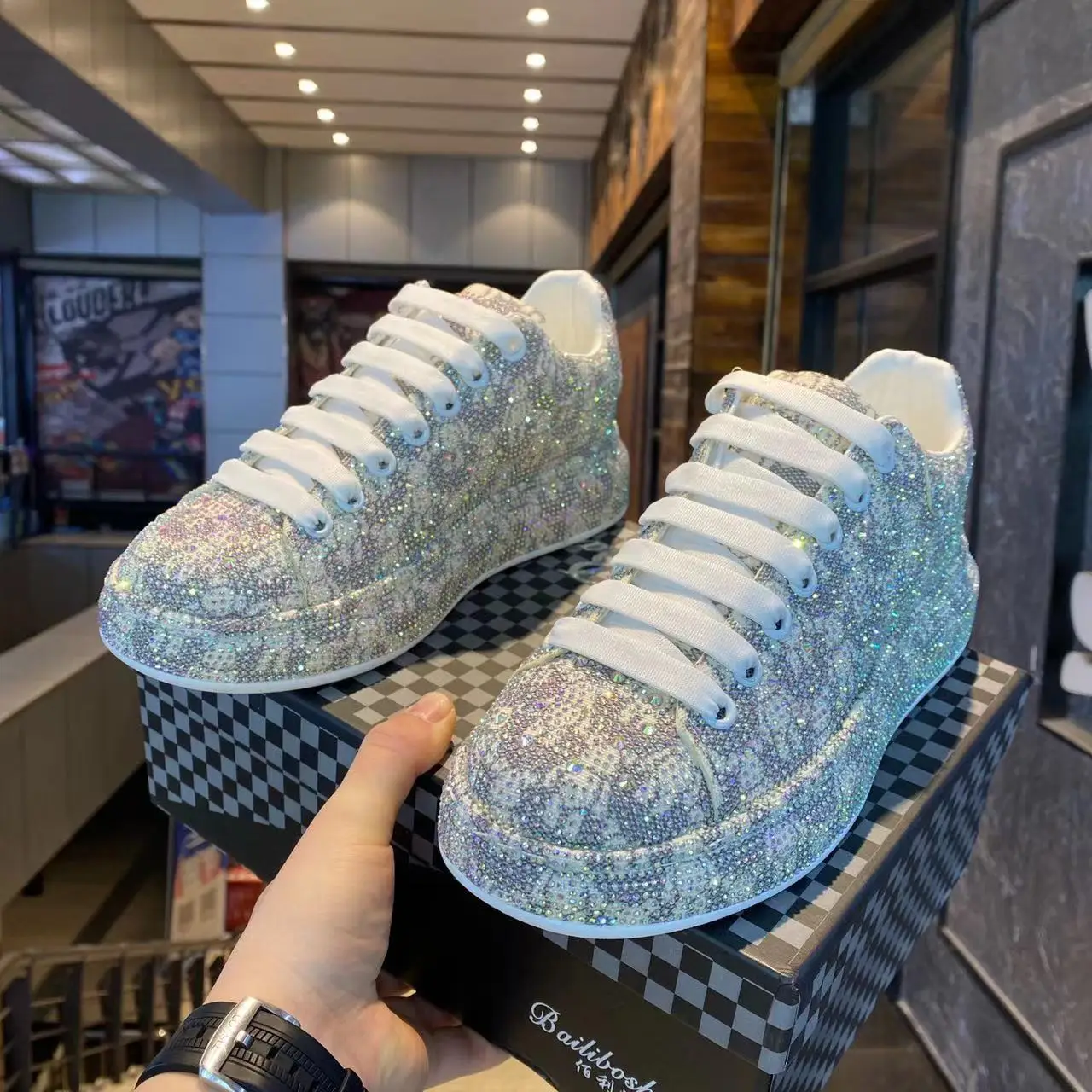 

Europe New Shoes for Men Leather Casual Shoes Trend Full Crystal Flat Skateboard Platform Shoes Youth Cool Chunky Sneaker