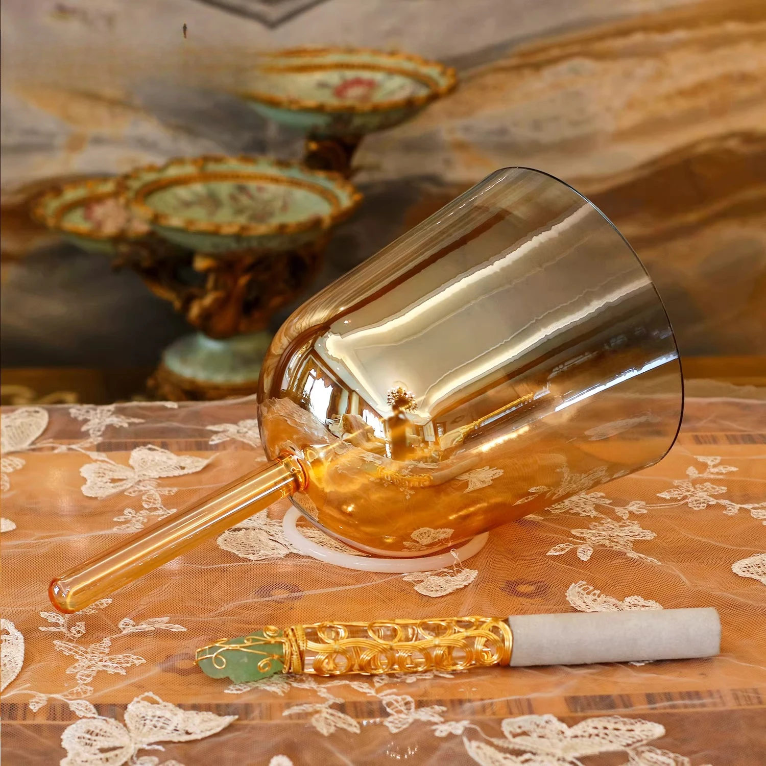 Yellow-blue gradual change handheld alchemy crystal bowl