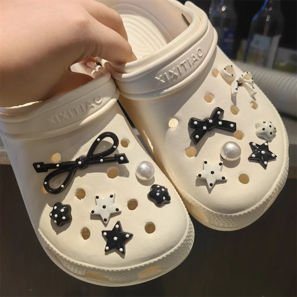 

New 1Set Black White Dot Shoe Charms Set DIY Bow Star Pearl Shoe Decorations Silver Advanced Detachable Buckle Shoes Accessories