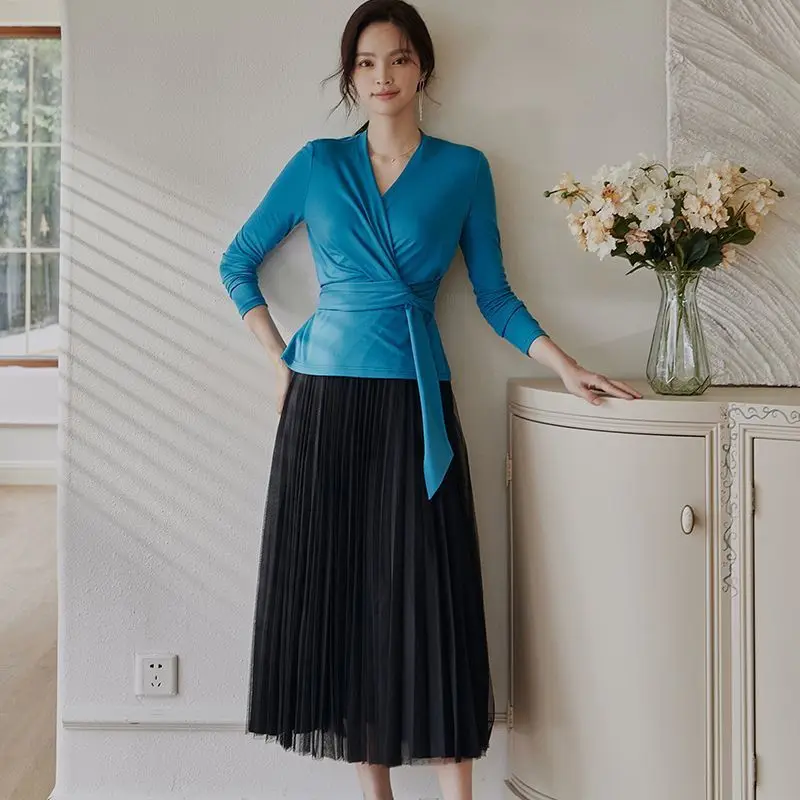 Intellectual V-neck Sweater Autumn and Winter New Elegant Peacock Blue Slim-Fitting Patchwork Lace-up Top