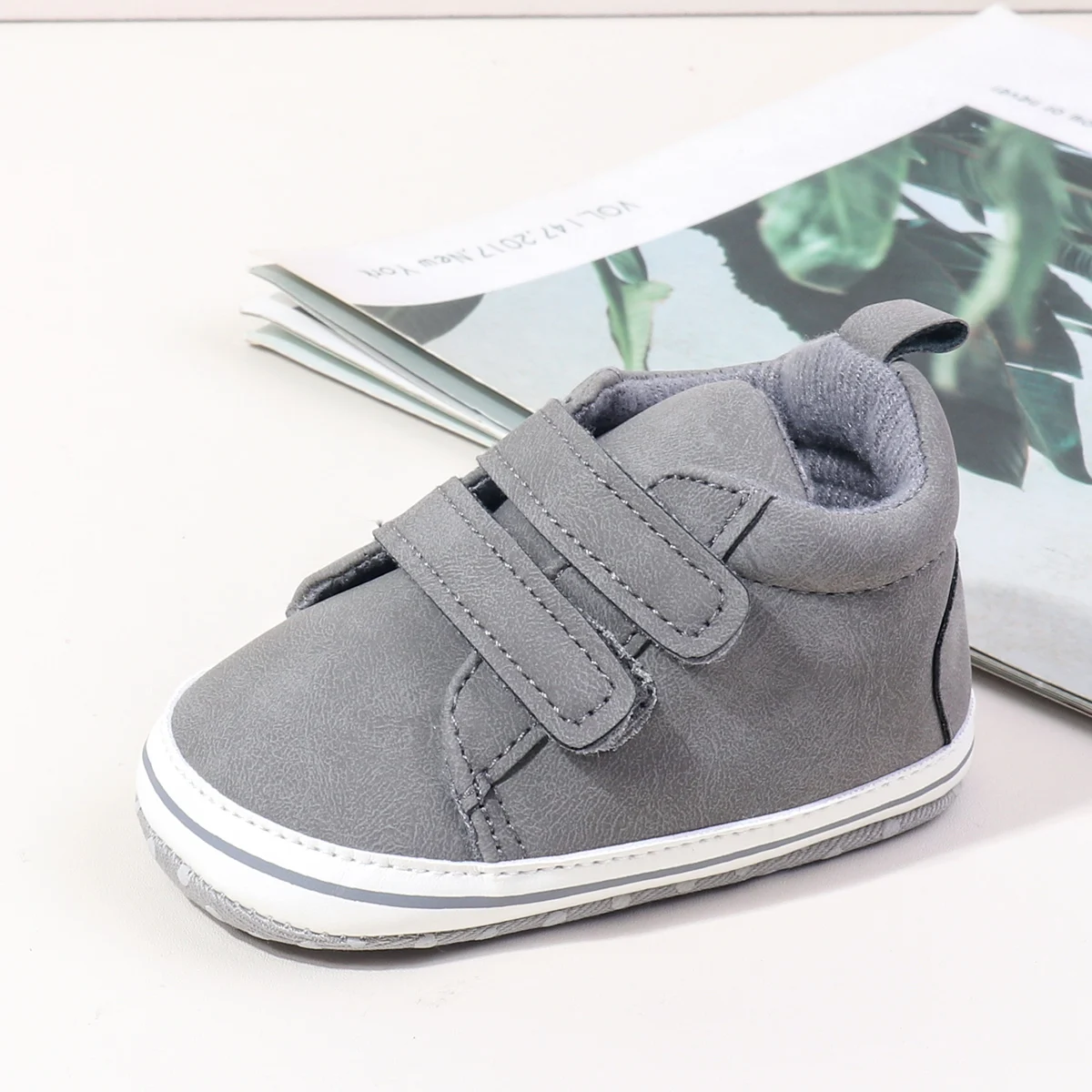 

Autumn And Spring Baby Boys First Walking Indoor Outdoor Toddler Shoes With High Quality TPR Sole For 0-18M Fashion Design