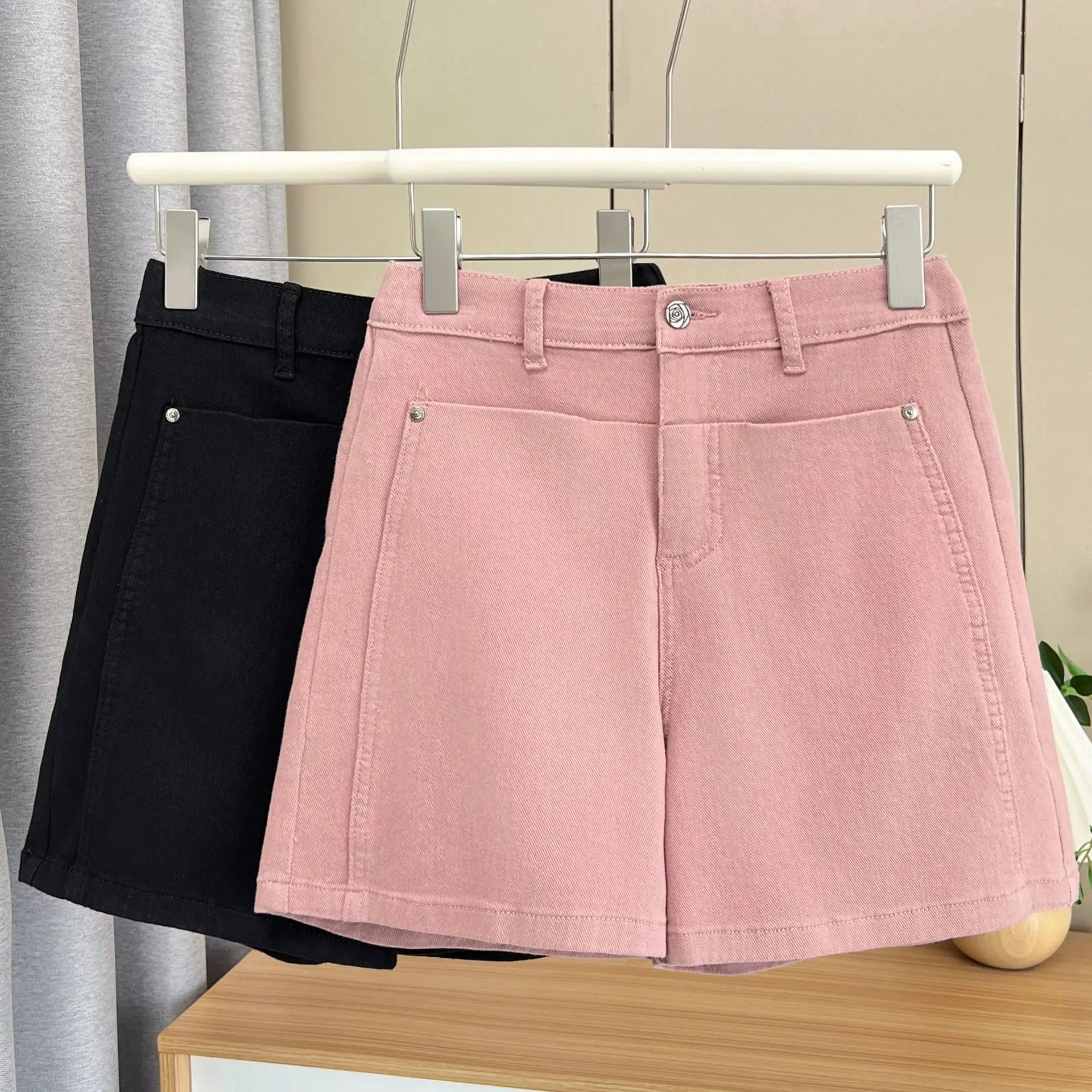 Nuovi jeans taglie forti Pantaloni caldi in denim sottile casual estivo Pantaloncini da 100 kg per donna