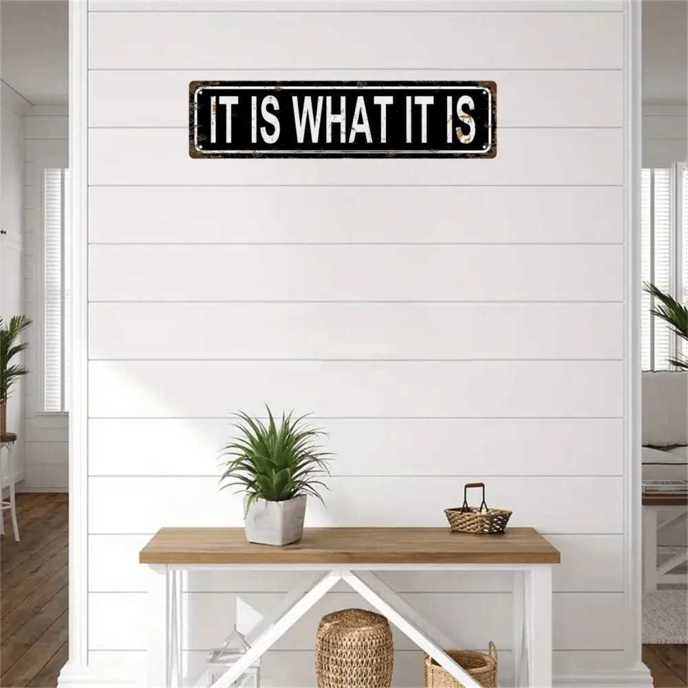 1 Stück „IT IS WHAT IT IS“ Lustiges inspirierendes Nummernschild-Metallblechschild – 15,75 x 3,94 Zoll (40 x 10 cm), Neuheits-Heimdekoration