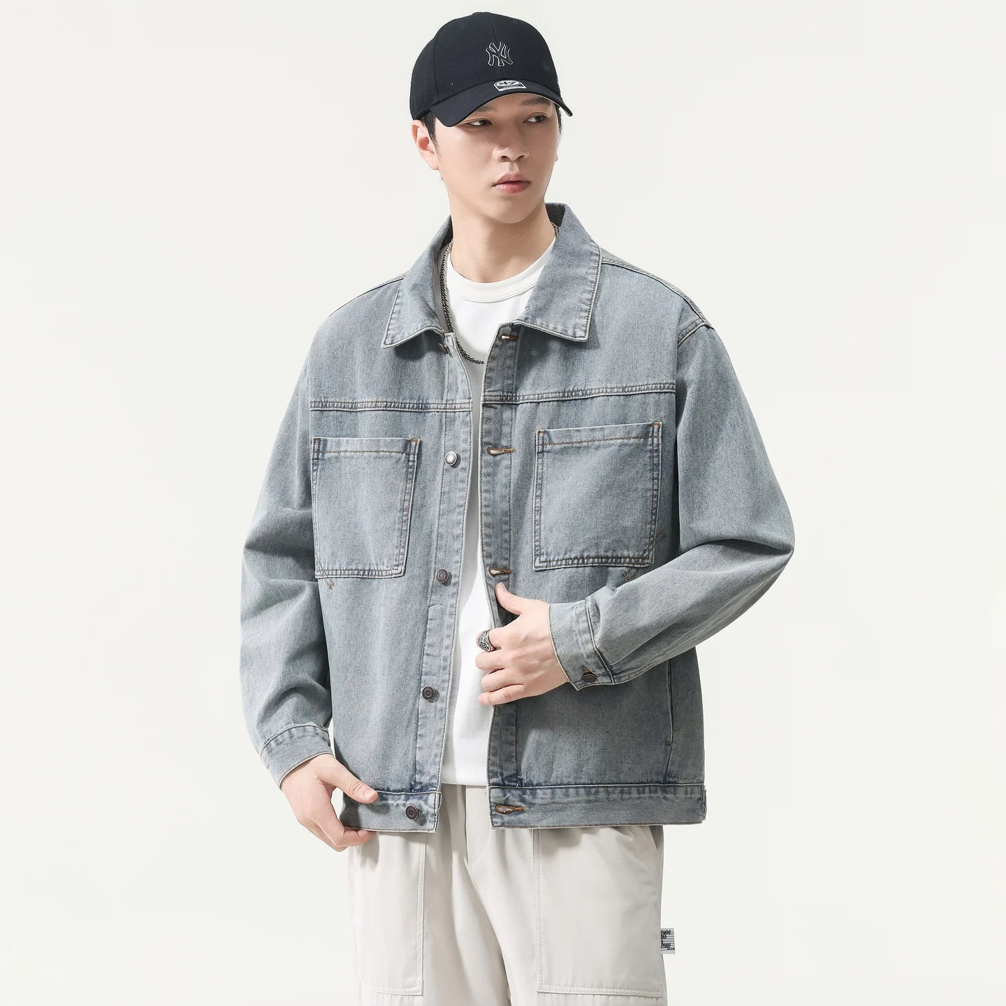Spring/Autumn Light Blue Denim Jacket Men's Streetwear Stylish Casual Outerwear Loose-Fit Washed Workwear Jacket for Men