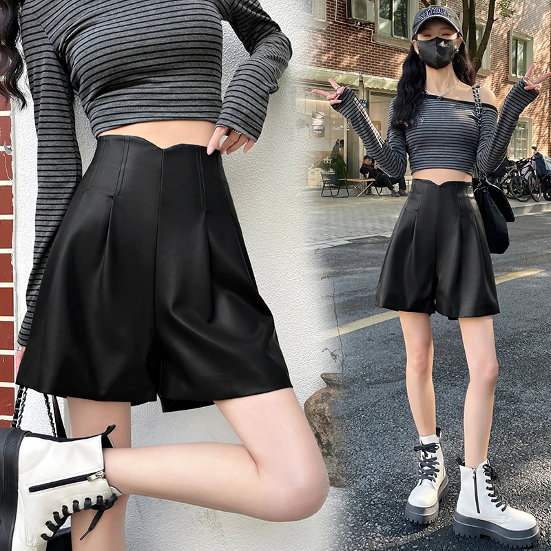 Autumn Winter Vintage Black PU Leather Women's Wide Leg Shorts 2025 New High Waist Pleated A-line Casual Loose Short Pant Female