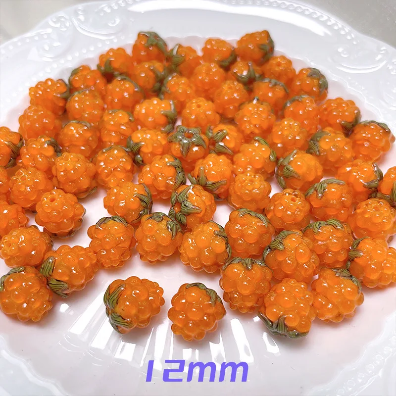 5 قطع من خرز التوت الزجاجي المصنوع يدويًا باللون الأحمر النابض بالحياة مع لهجات الورقة الخضراء لقلائد ذاتية الصنع وأساور مستلزمات صناعة المجوهرات