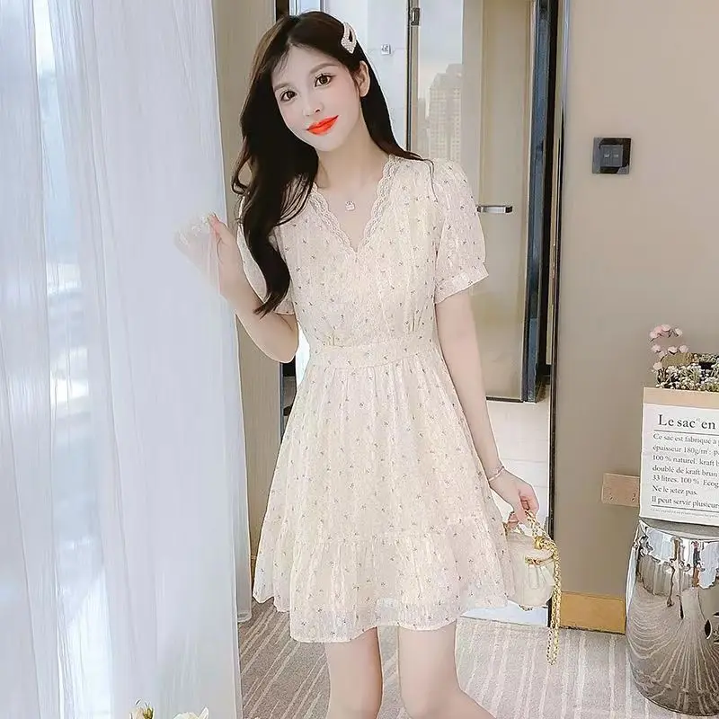 

Women's New Style Spliced V-neck Fashionable Slim Chiffon Floral Dress