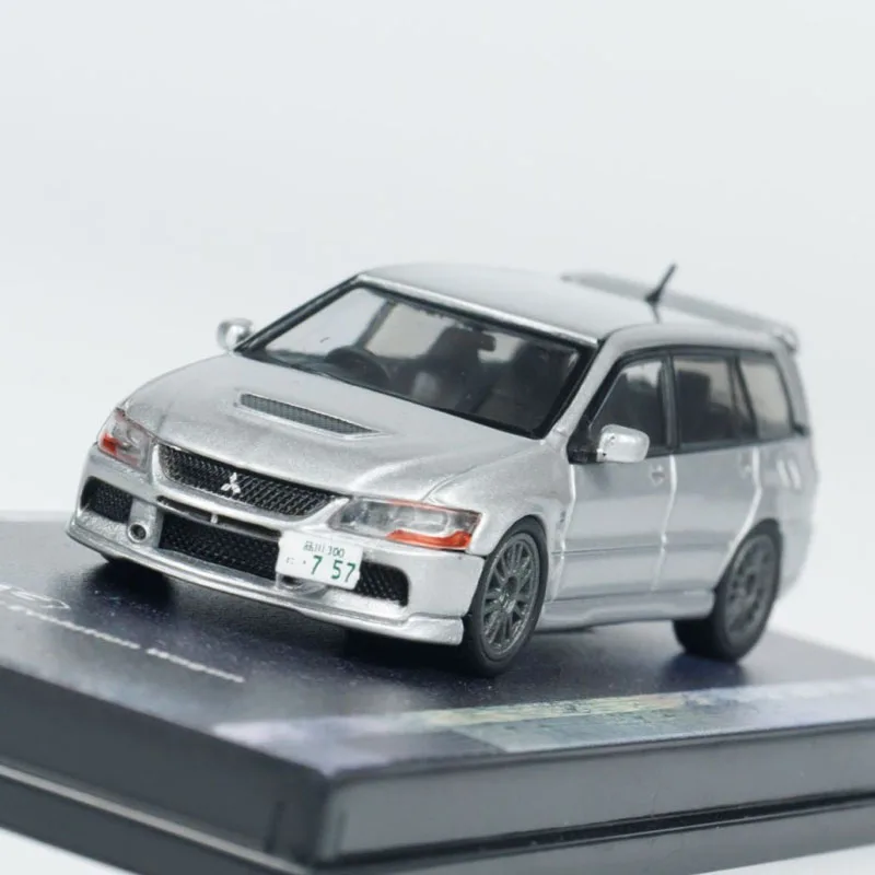 Diecast in scala 1:64 Mitsubishi Lancer EVO9 Wagon Simulazione Modello di auto in lega Collezione Display statico Giocattolo Regalo Souvenir Decation