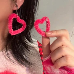 Hollow Heart Pendant Earring Sweet Cool Plush Heart Charm Earrings Temperament Small Hoop Earrings Fashion Jewelry