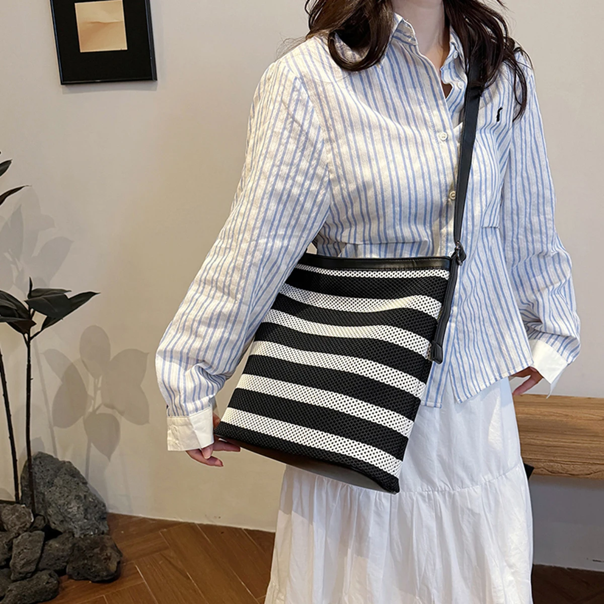 

Женская повседневная сумка через плечо для повседневного использования, легкая тканая сумка большой емкости на молнии с регулируемым ремешком