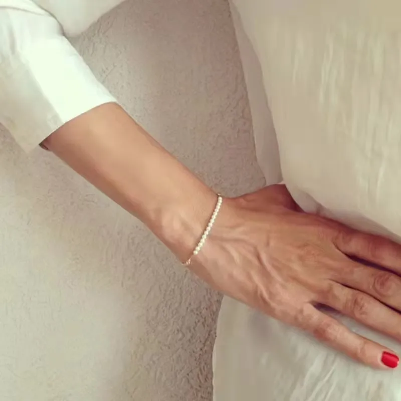 2025 Fashion New Style Temperament Bracelet Versatile Light Luxury Small And High End Design Sense Pearl Chain Bracelet Fashion