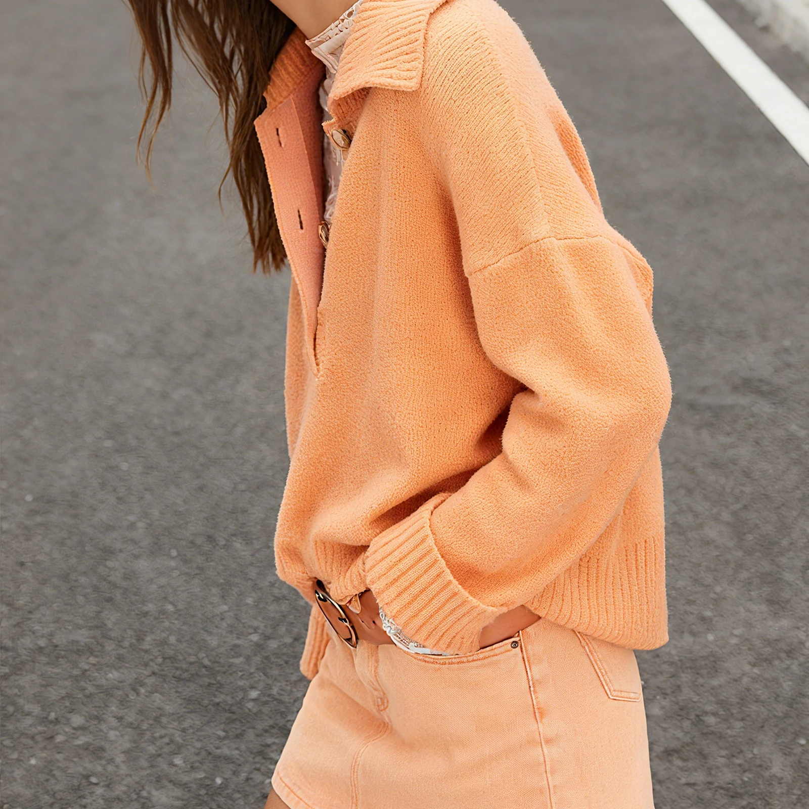 เสื้อสเวตเตอร์ถักคอปกพับได้สำหรับผู้หญิง สีพื้น แขนยาว ติดกระดุม ปกเสื้อแบบลาペル เหมาะสำหรับใส่ในฤดูใบไม้ร่วง ใส่ทำงานประจำวัน