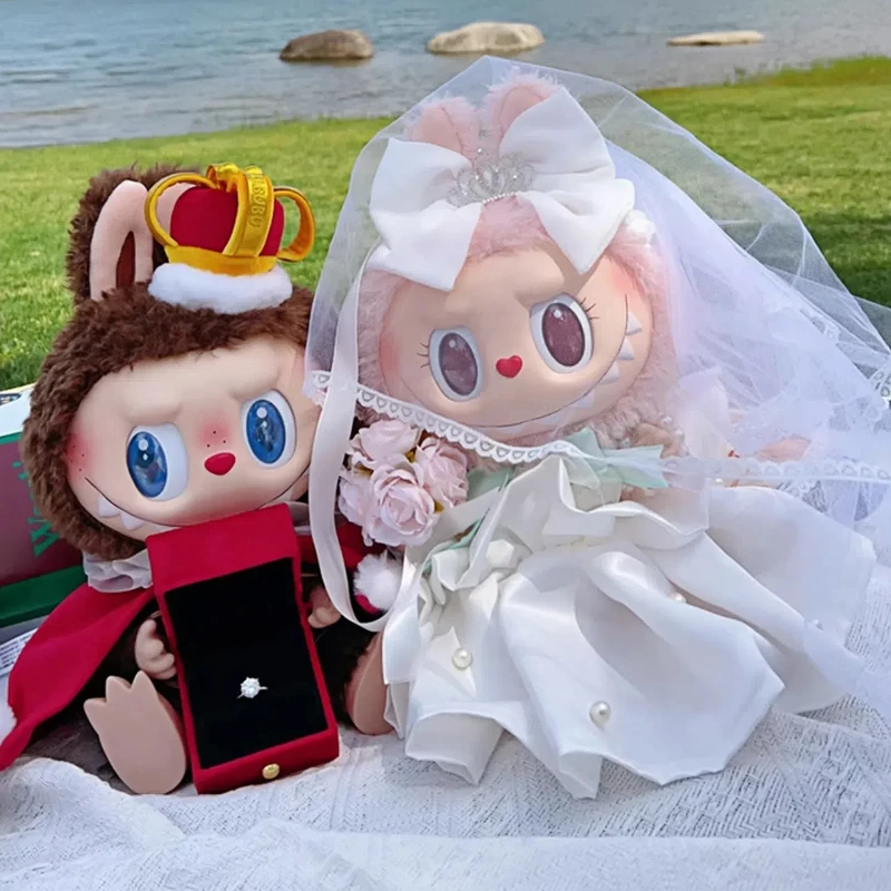 

Labubu Clothes Sweetheart Mokoko Wedding Dress La Bu Da Chun Ye 38cm Clothes Gown Tiara Vinyl Dolls Pendant Holiday Gift Toy