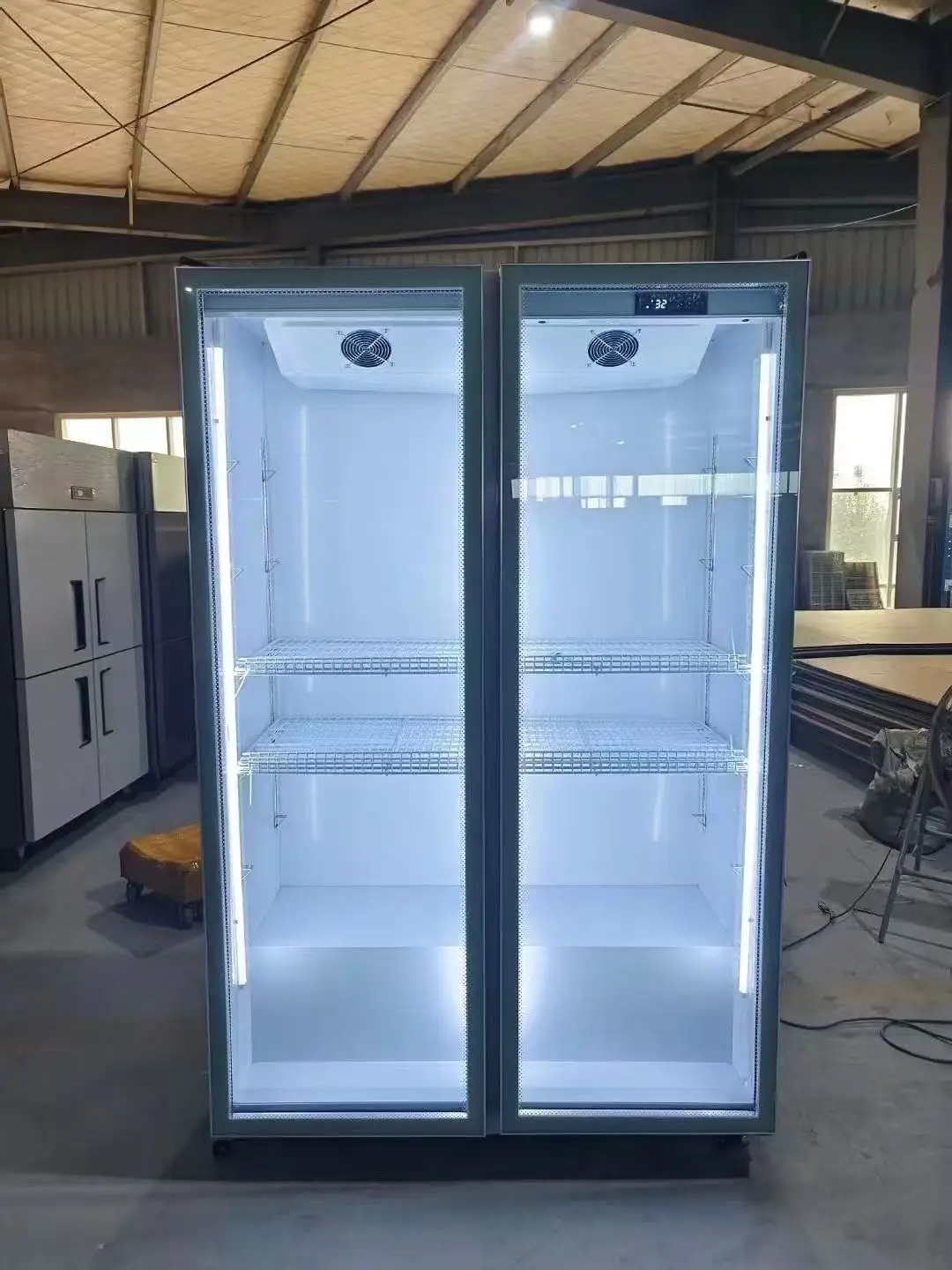 Vertical Single Glass Door Refrigerator with LED Light for Bar Soft Drinks Fridge