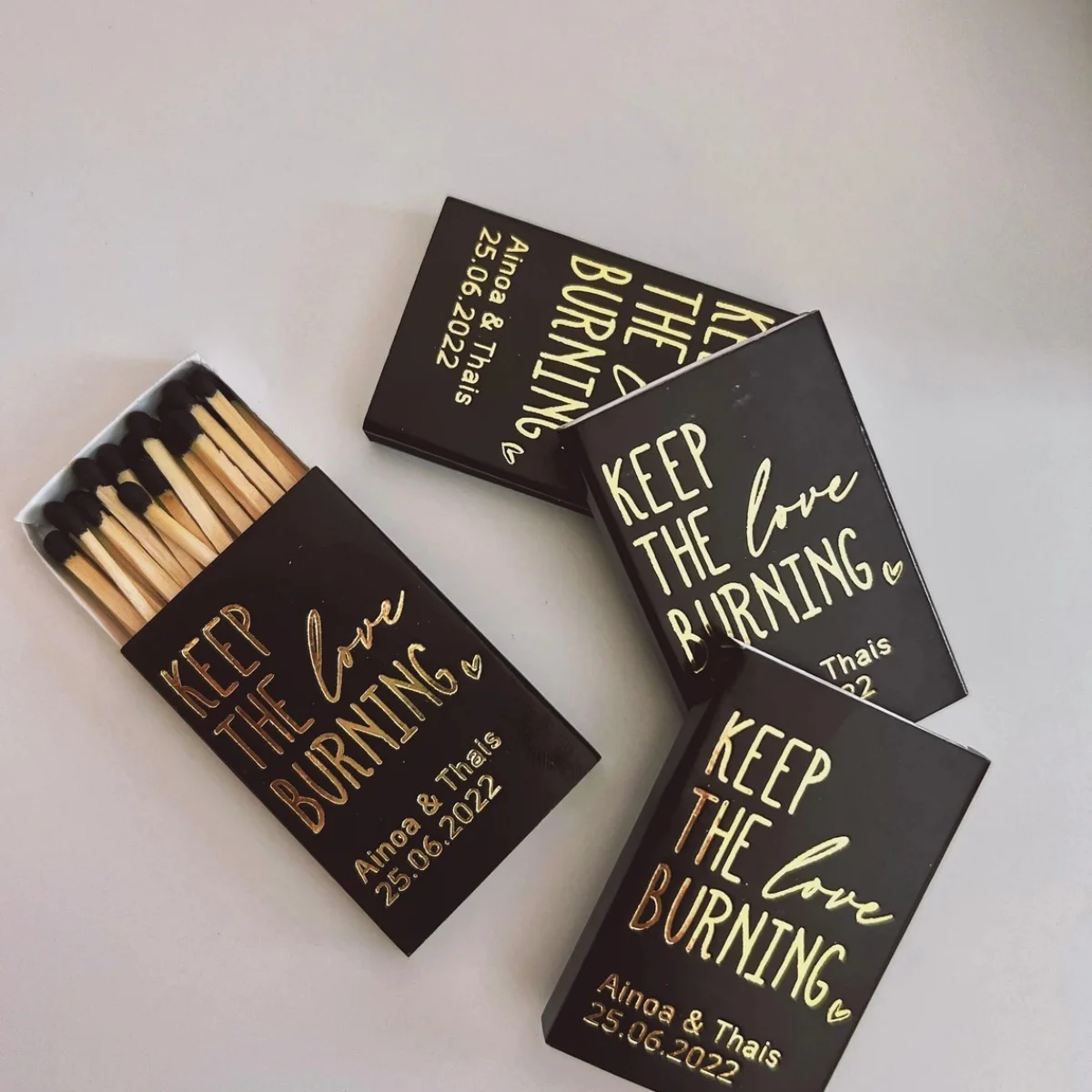 

Персонализированные свадебные матчи — спичечный ящик с монограммой, спички из золотой фольги, персонализированные спички, свадебные спички, спичечный ящик на заказ,