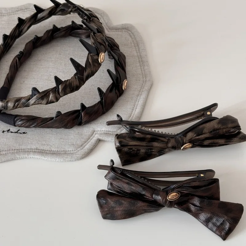 

Tortoiseshell Leather Bowknot Hair Clip Gold Label High-end French Hair Accessory Fashionable Hairband