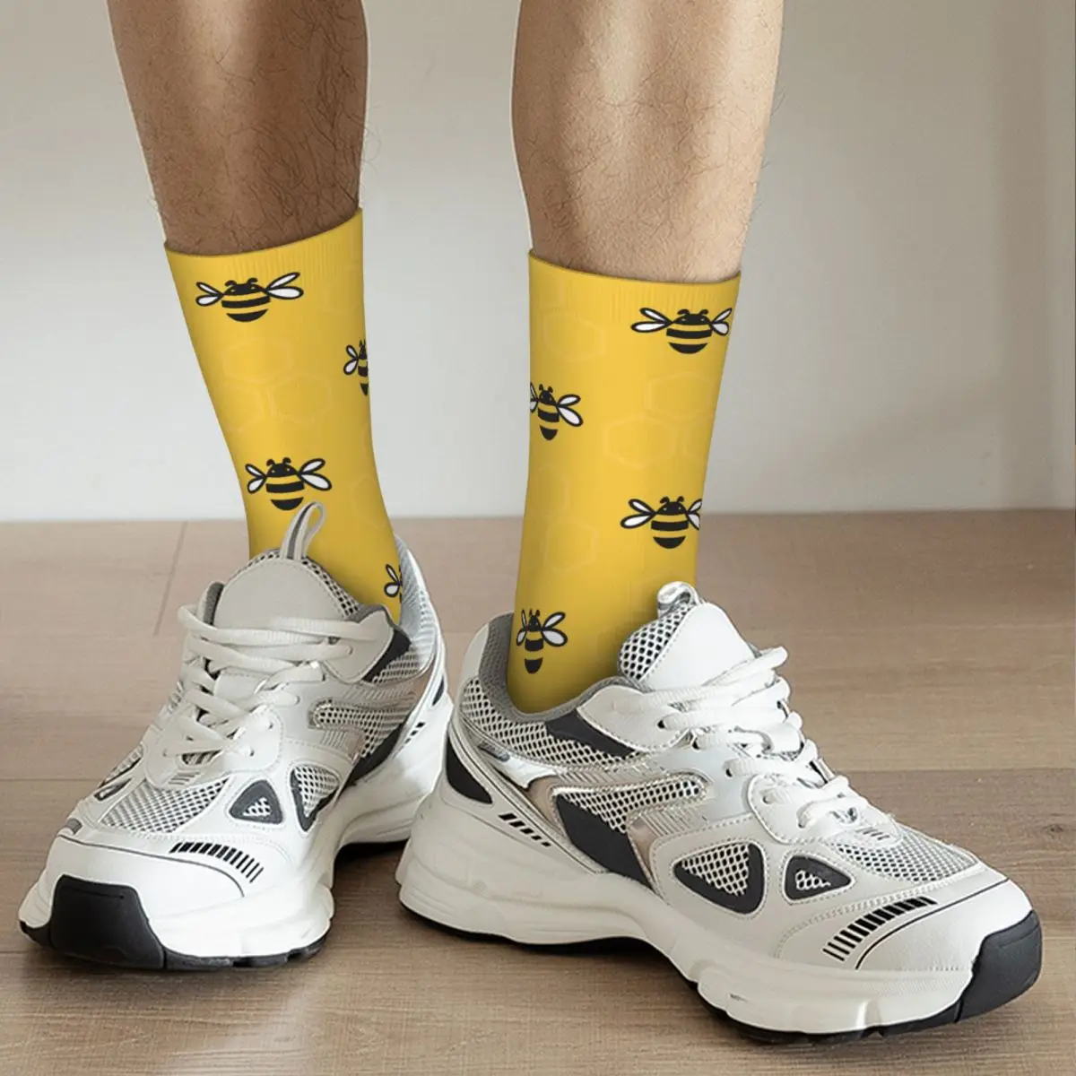 Colorful Bee Yellow Cartoon Basketball Socks Polyester Middle Tube Socks for Women Men Non-slip