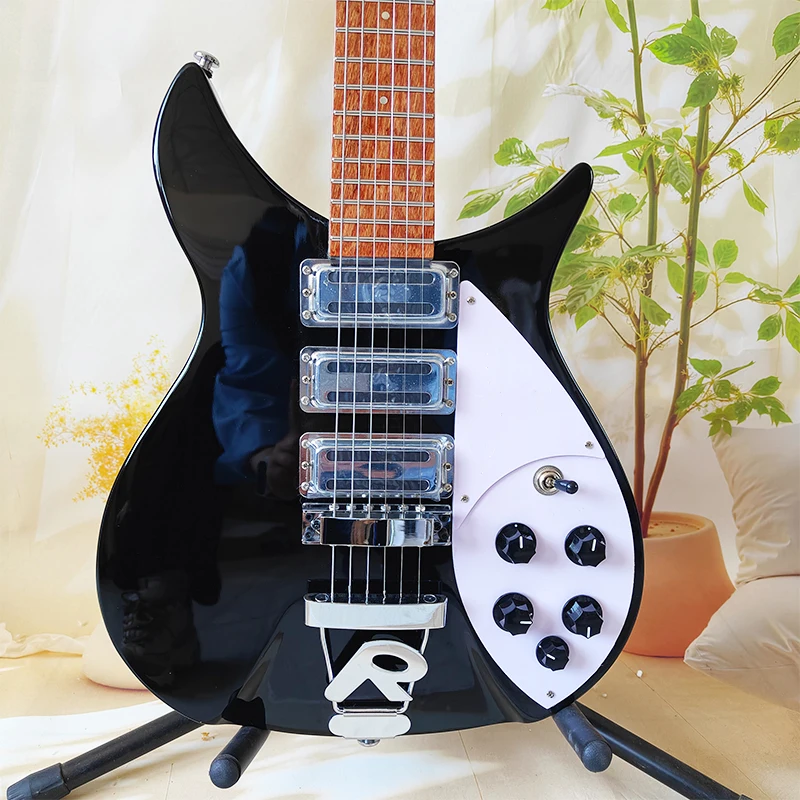 Classic Vintage Electric Guitar, Black‑and‑White Contrast Pickguard, Gloss‑Black Three Pickups, Classic R‑Style Tremolo System, Shipped from Local Warehouse, Rock‑Oriented, Right‑Handed Play, 21‑Fret 6‑String
