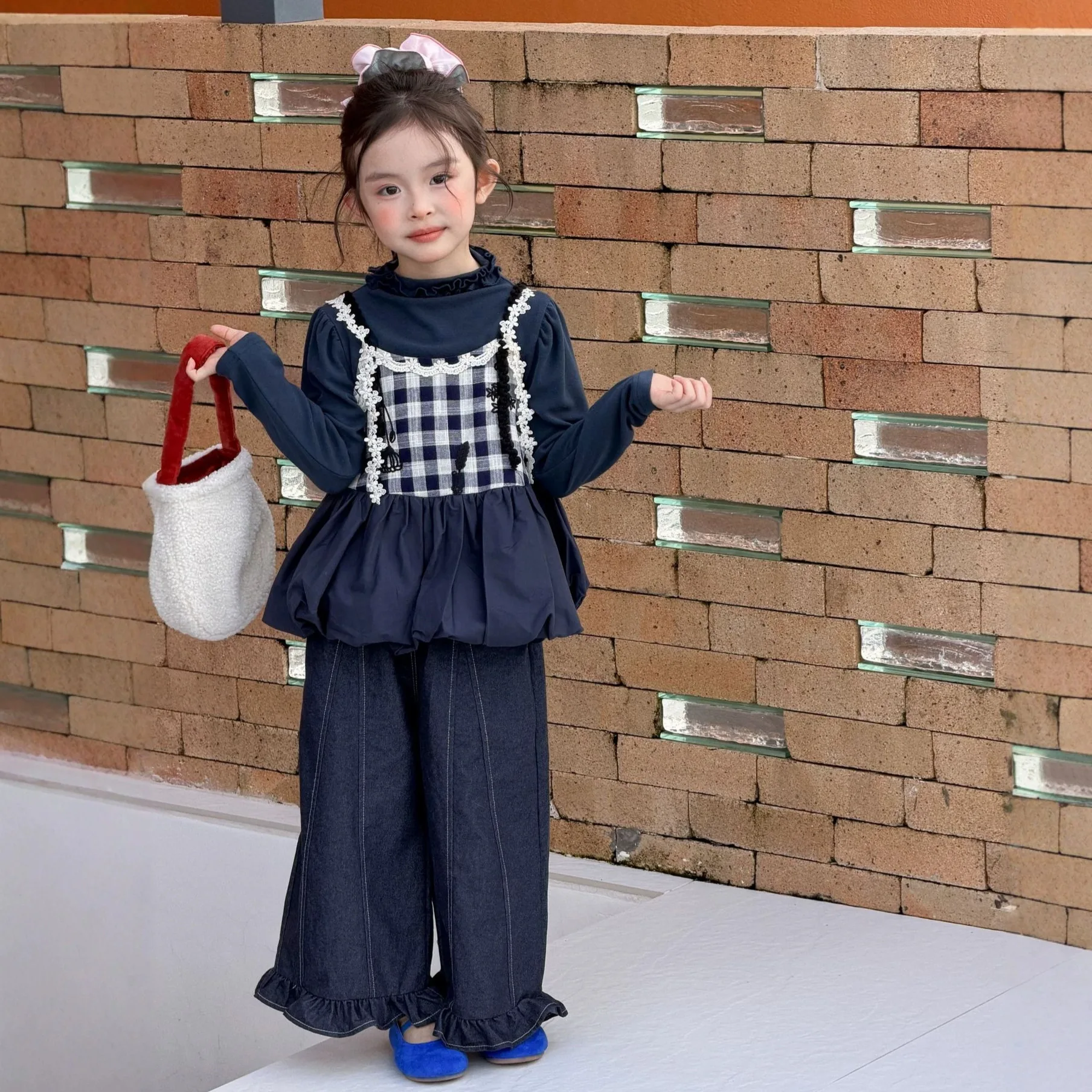 Girls Set 2026 Spring and Autumn New Childrens Clothing Korean Girl Baby Lace Collar T-shirt Bud Halter Top Jeans Three Sets
