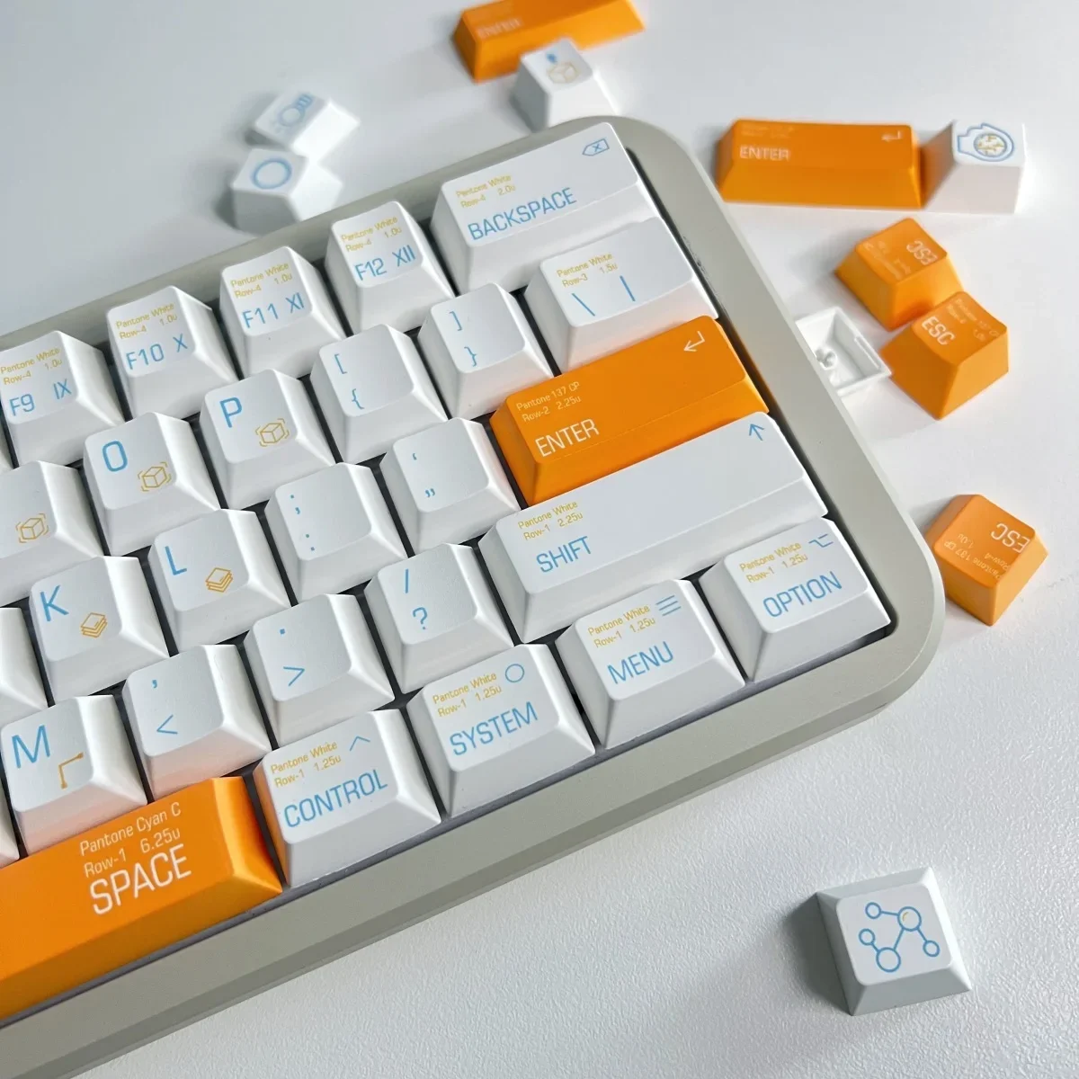 

Storm keycaps, suitable for mechanical keyboards Original height PBT material Sublimation keycaps