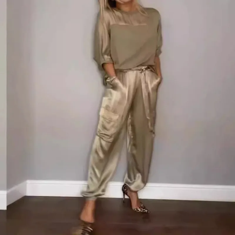 

Fashion Ladies Solid Color Smooth Satin Five-Sleeve Top Two-piece Set Women