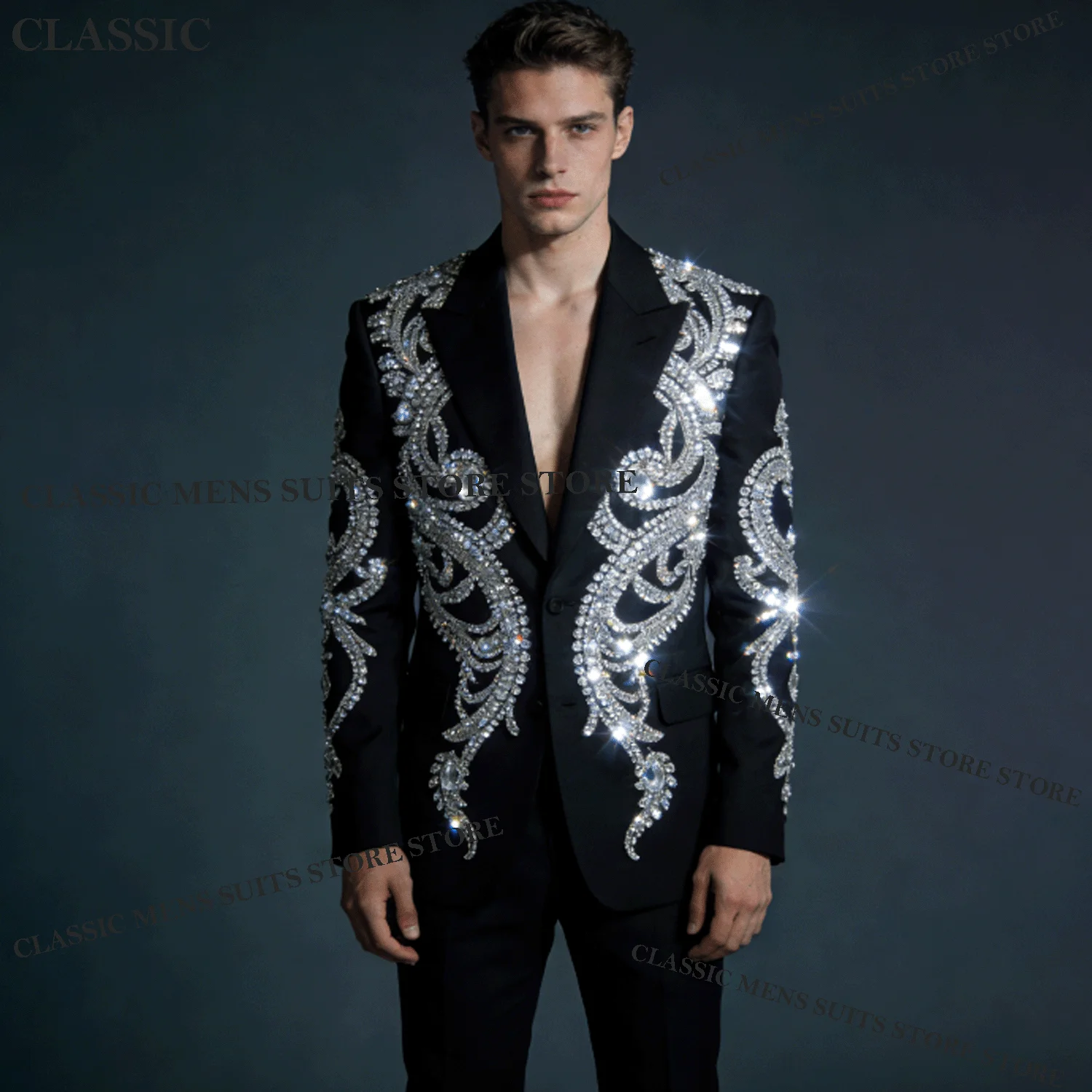 

Изысканный мужской деловой костюм-двойка: пиджак с пайетками на лацканах и брюки. Идеально для жениха и на свадьбу.