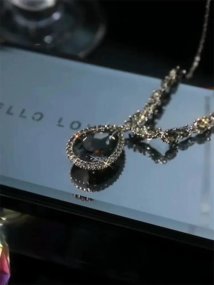 

Роскошное ожерелье-капля с кристаллами — массивный черный кулон с драгоценными камнями в винтажном стиле и цепочкой со стразами для женщин