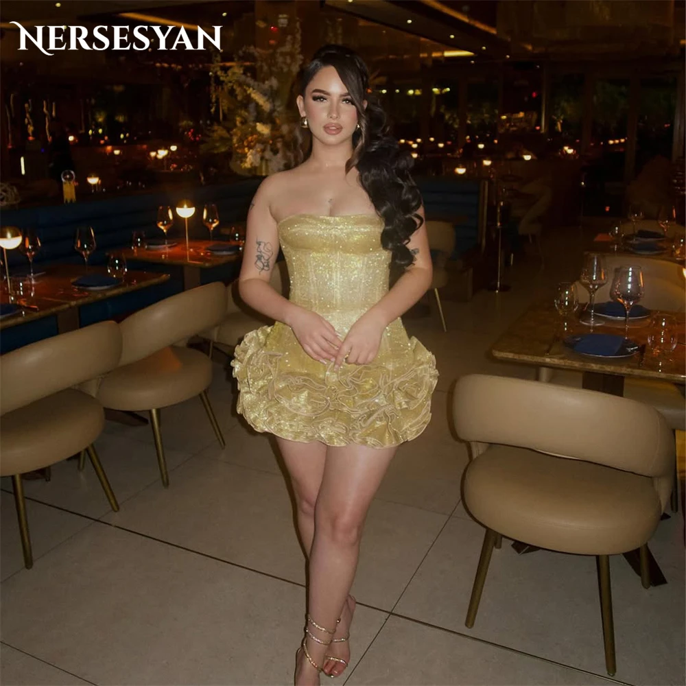 

Nersesyan Gold Glitter Prom Dresses Off Shoulder Sequins Ruched Tiered Mini Dress Backless Cocktail Party Gowns 2025 Customized
