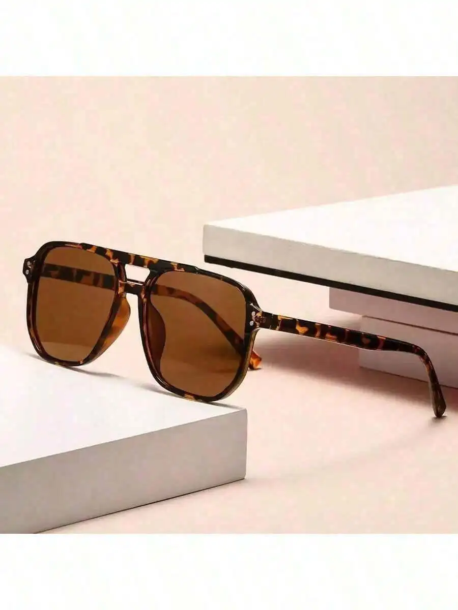 A Pair Of Fashionable Outdoor Glasses, Men's And Women's Dual-Purpose Light-Blocking Glasses, Gradient Color Large-Frame