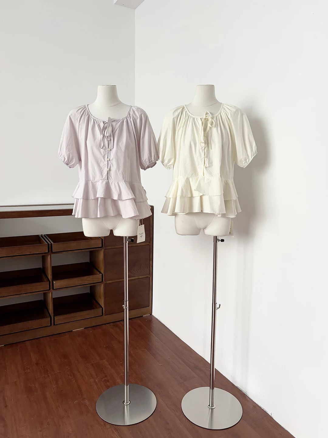 

2026 Summer New Style Korean Simple Elegance Commuter Short Sleeve Shirt Women Casual Pure Color Loose Fit round Neck Top