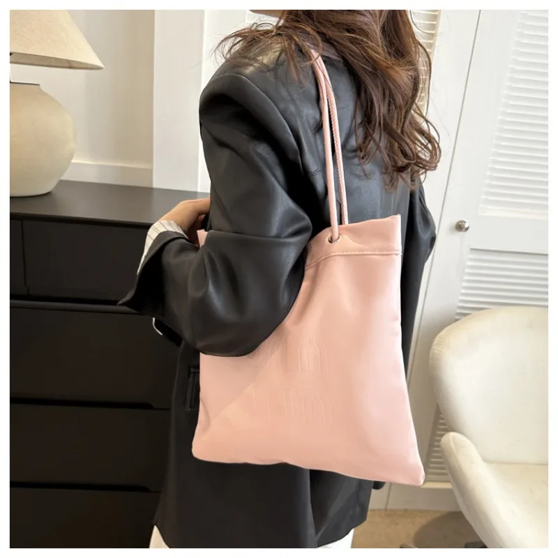 

Solid Color Large-capacity Shoulder Bag Fashion Handbag Autumn Winter New Joker Korean Commuter Texture Tote Shoulder Bag