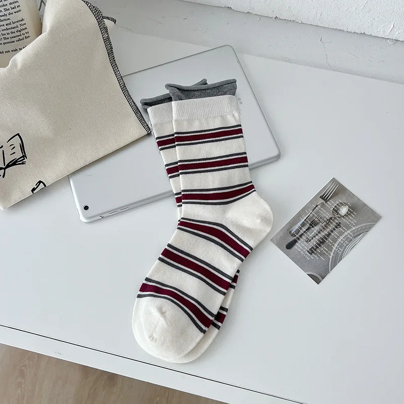 Полосатые носки женские тонкие дизайнерские искусственные бесшовные носки из двух частей со средней манжетой