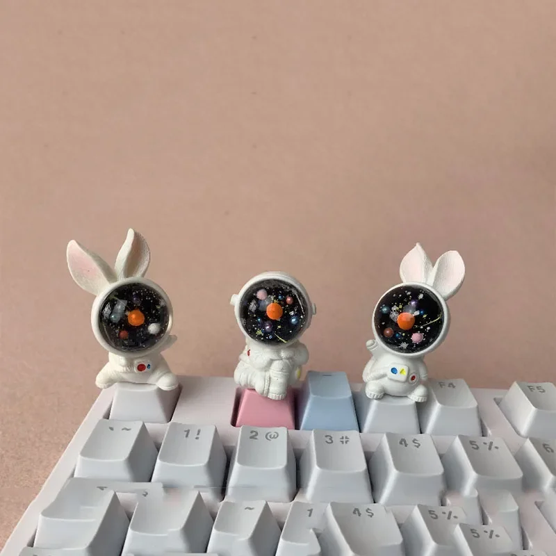 Creative Keycap Girls Mechanical Keyboard Cap Space Rabbit 3D Cute Three-dimensional Customized R4 Cross Axis Craftsman Hat