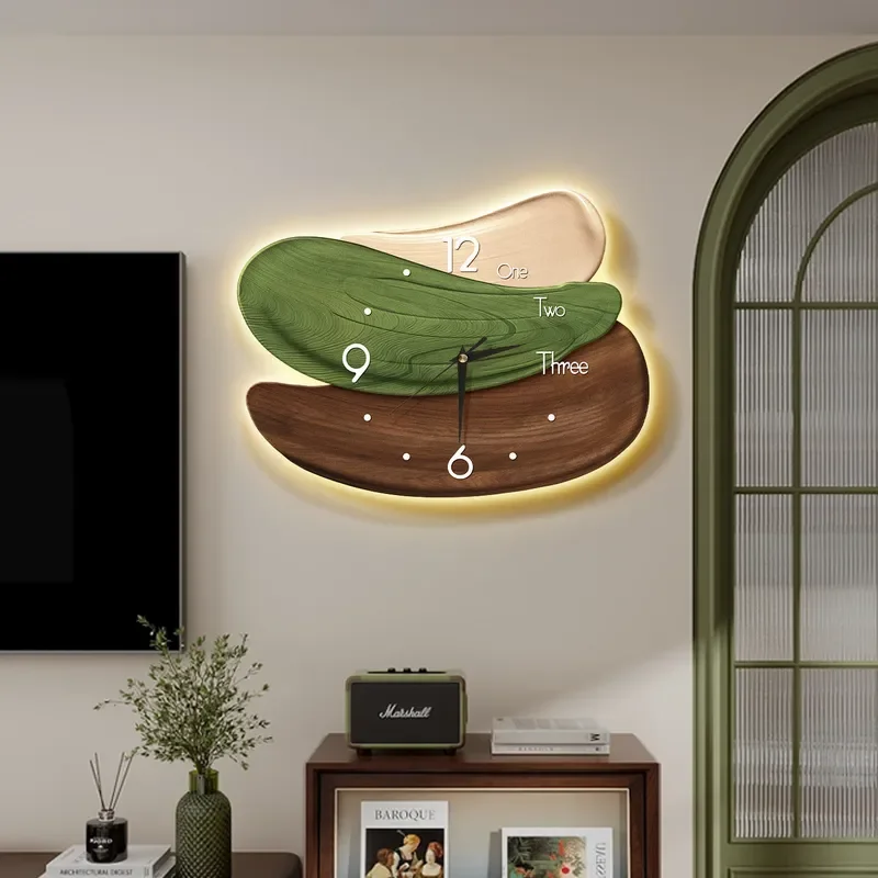 Medieval Style Living Room Wall Clock New TV Background Wall Luminous Clock Retro Home Wall Clock Without Punching Holes