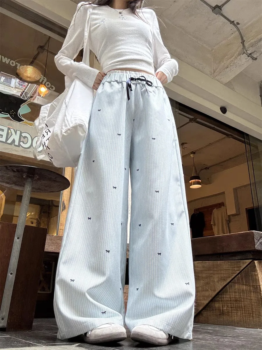 Koreanischer Stil, blau gestreifte, weit geschnittene Hose für Damen, neue Herbstkollektion, hochtaillierte, figurbetonte, gerade geschnittene Hose, Sporthose. – Detail 2