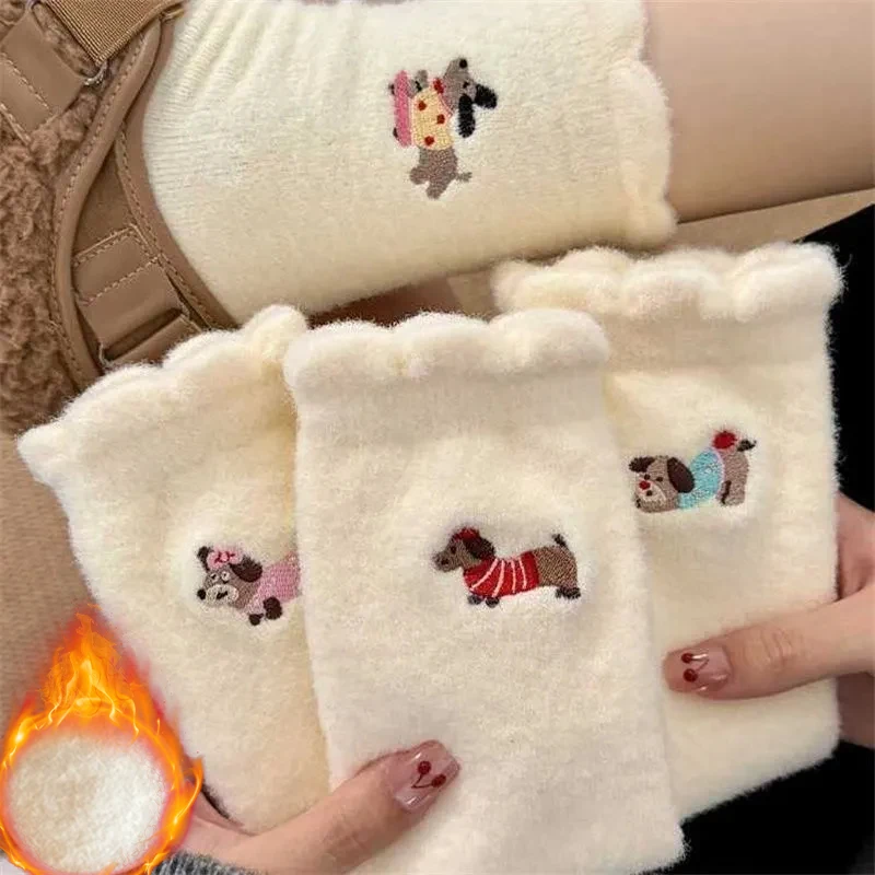 Exquisite Cartoon Cute and Fun Sausage Dog Socks for Women in Autumn and Winter Thickened for Warmth Soft Cozy Sleep Floor Socks