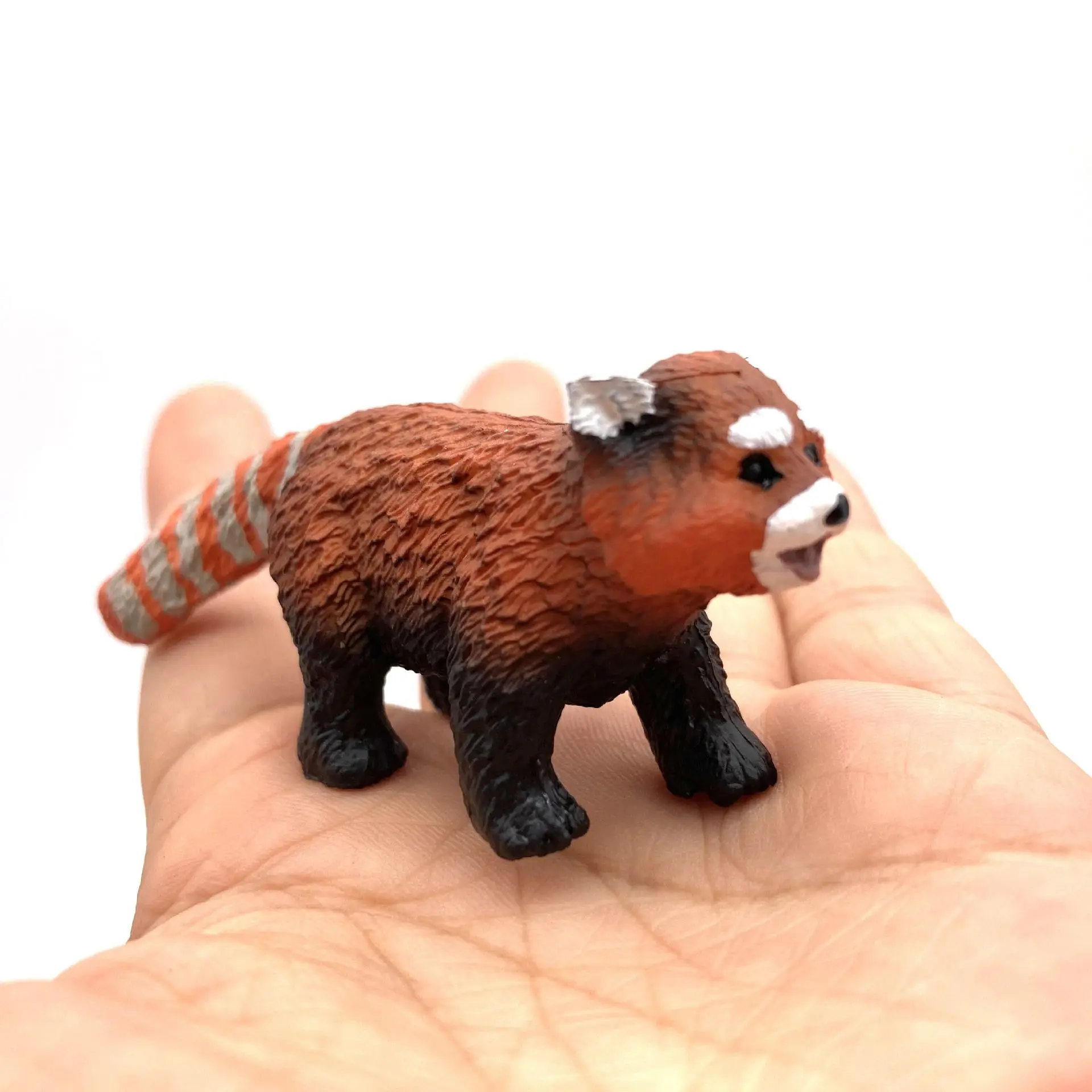 โมเดลของเล่นสัตว์เหมือนจริง แพนด้าแดง แพนด้าเล็ก รูปปั้นพีวีซี ของตกแต่งบ้าน/สำนักงาน ของสะสม ของเล่นเด็ก ของเล่นเสริมพัฒนาการเด็กเล็ก