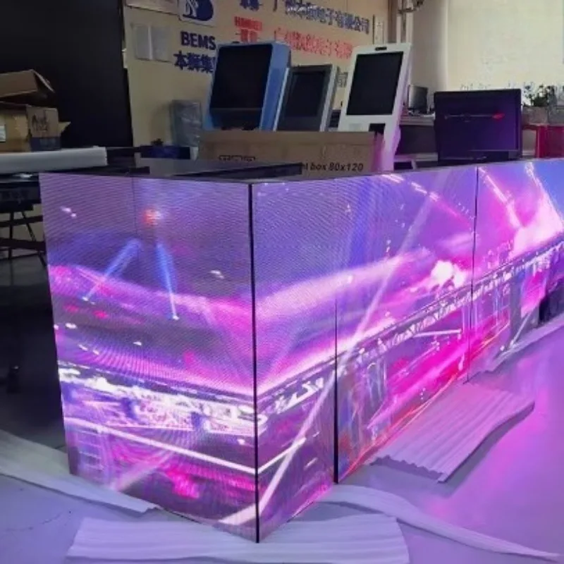 Custom Outdoor Vertical LED Screen P2.5 Full Color Wall Display