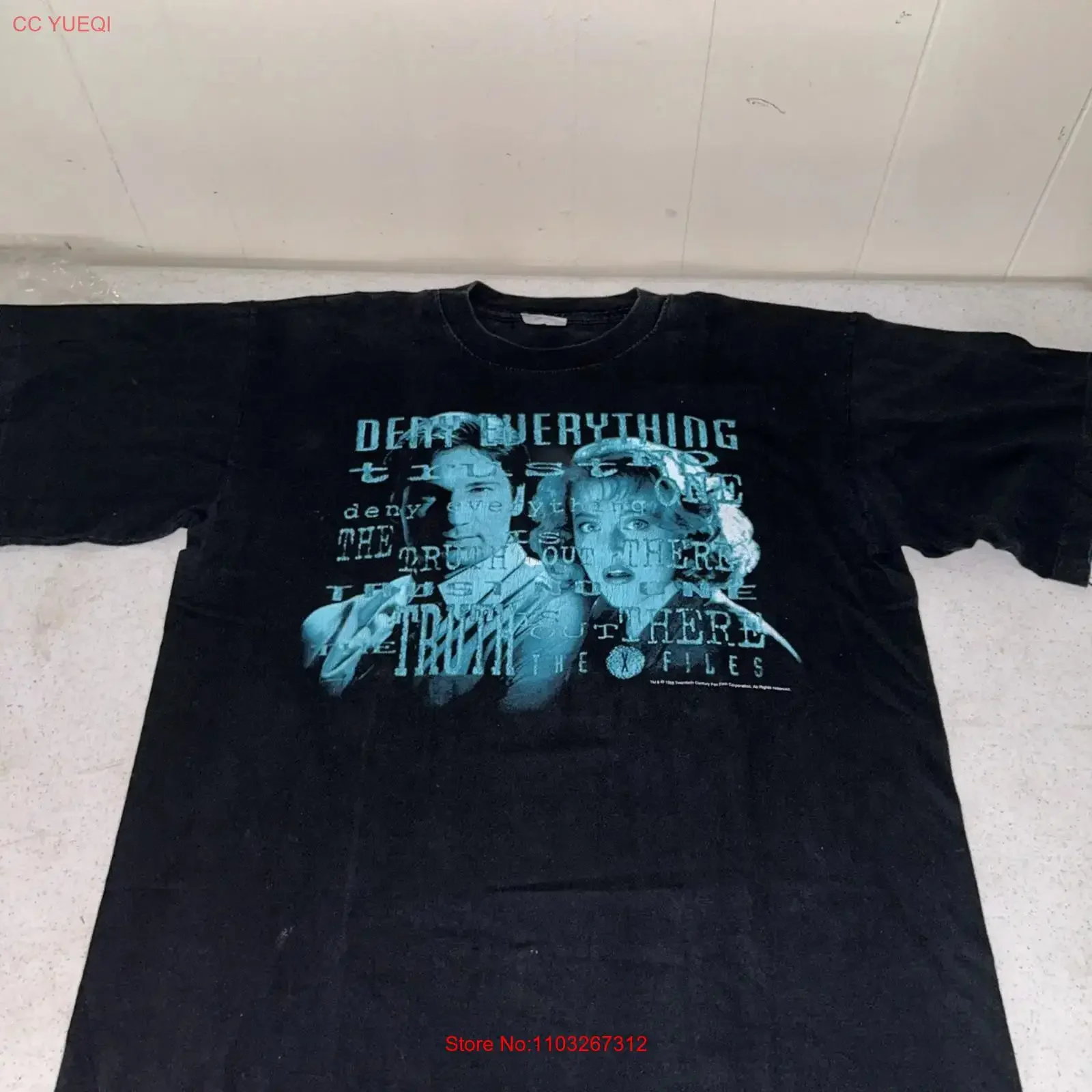 Camiseta negra vintage de los años 90 con la promoción de la película The X Files Deny Everything, ciencia ficción, talla XL, estilo vintage lavado, ropa de diseñador de moda.