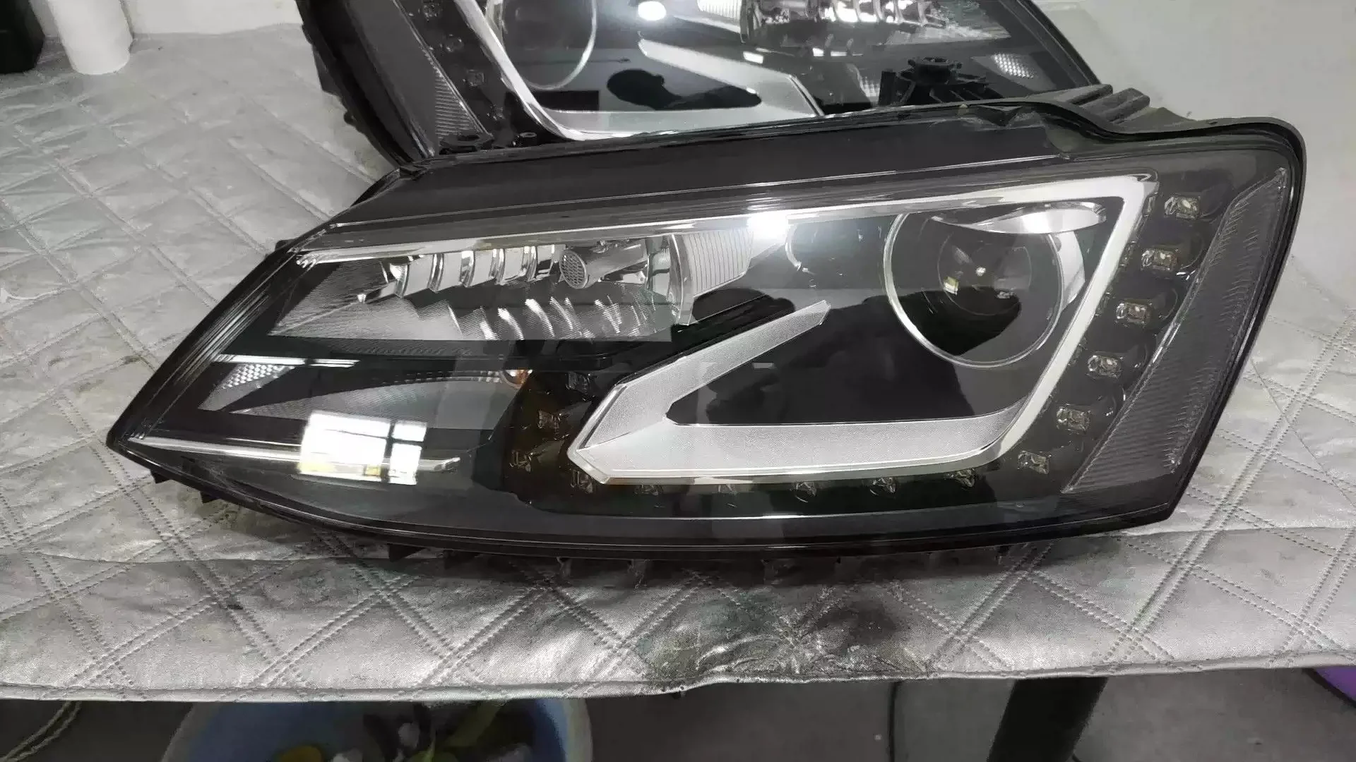 مجموعة مصابيح أمامية زينون LED لسيارة Volkswagen vw Sagitar jetta 13-18 إشارة انعطاف عين الملاك #1