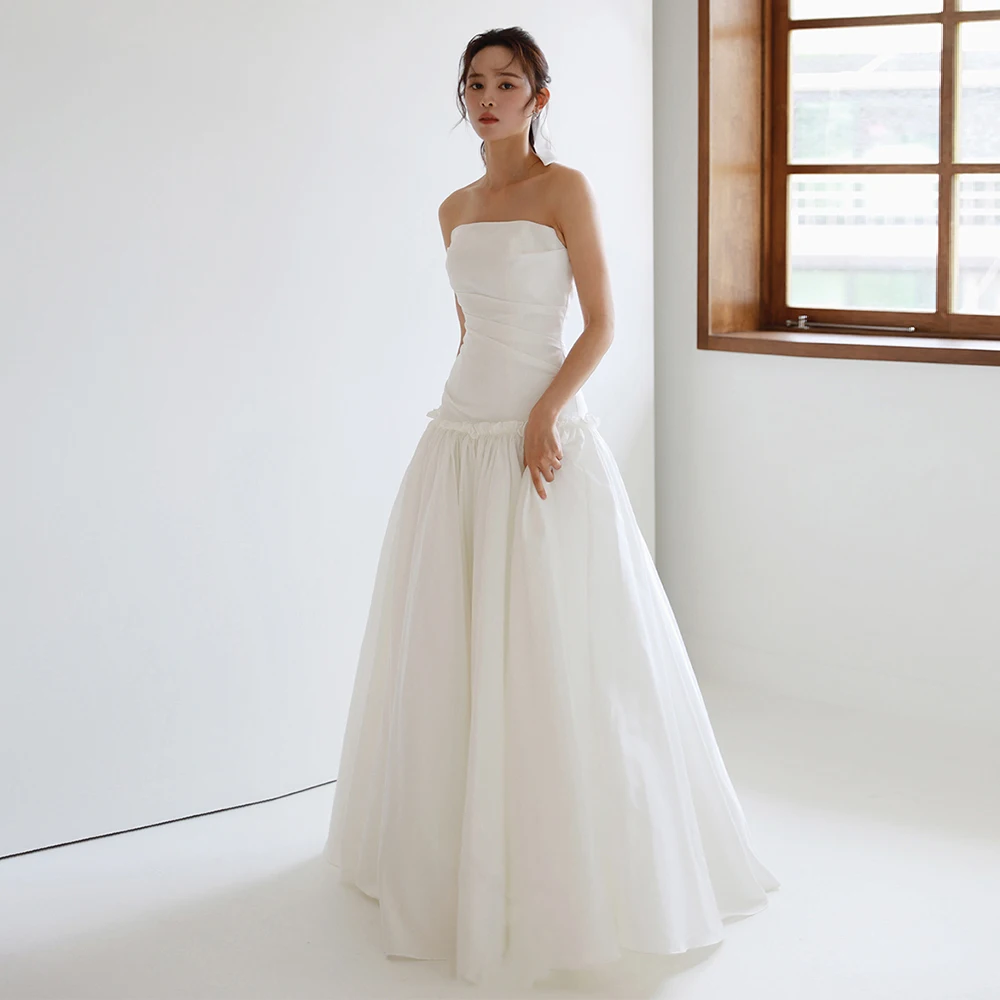 Abito da sposa in taffetà senza spalline senza maniche con lacci sul retro Abito da sposa lungo fino al pavimento Abito da sposa per servizio fotografico da sposa all'aperto TSWD800