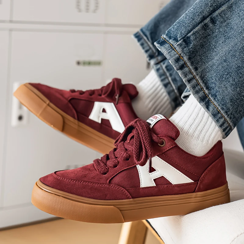 

Мужская повседневная спортивная обувь, противоскользящая конструкция, винно-красные, ретро, гонконгский стиль, низкие парусиновые туфли, удобный плоский каблук