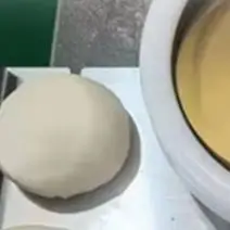 Baking Pizza Dough Rolling Machine Automatic Bread Dough Splitting and Rolling Machine Deposit