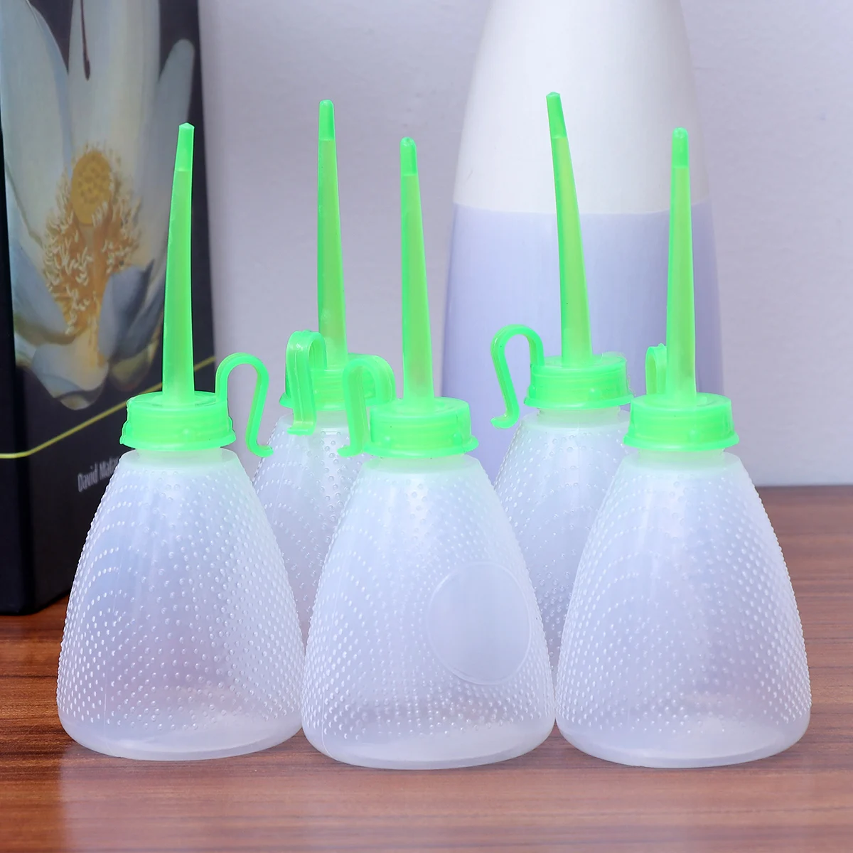 

5Pcs Oil Squeeze Bottle Sewing Machine Plastic Oiler Tools 150ml for Solvents Light Oils Paint Essence Eye Drops