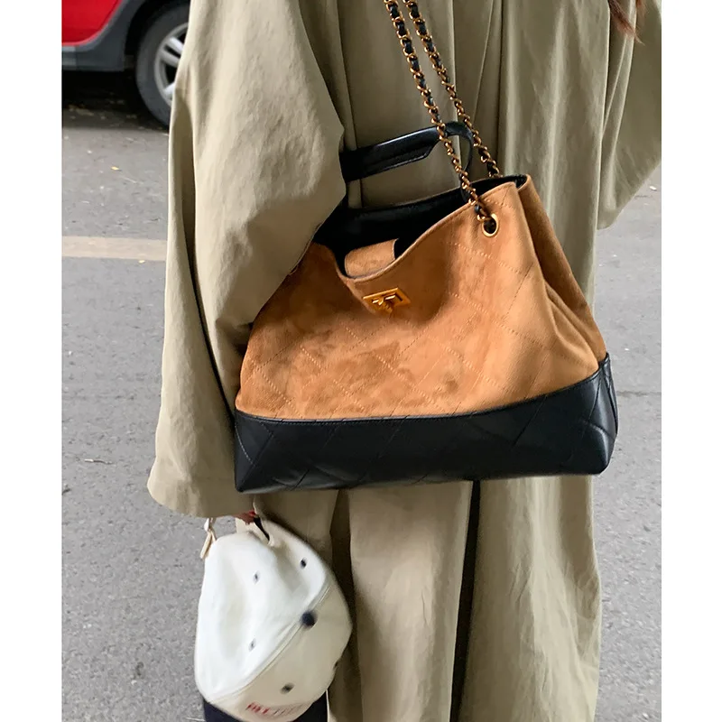 

2025 Velvet Tote Bag, Spacious Shoulder Purse for Women, Luxe Crossbody, Minimalist Day to Night Bag, Textured Sling Bag