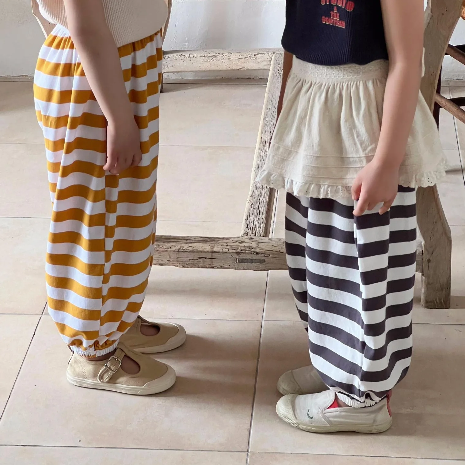 

Korea Children's Wear 2024 Summer New Boys' and Girls' Pants Leisure Striped Pants Wei Pants Foot Primary and Middle Children