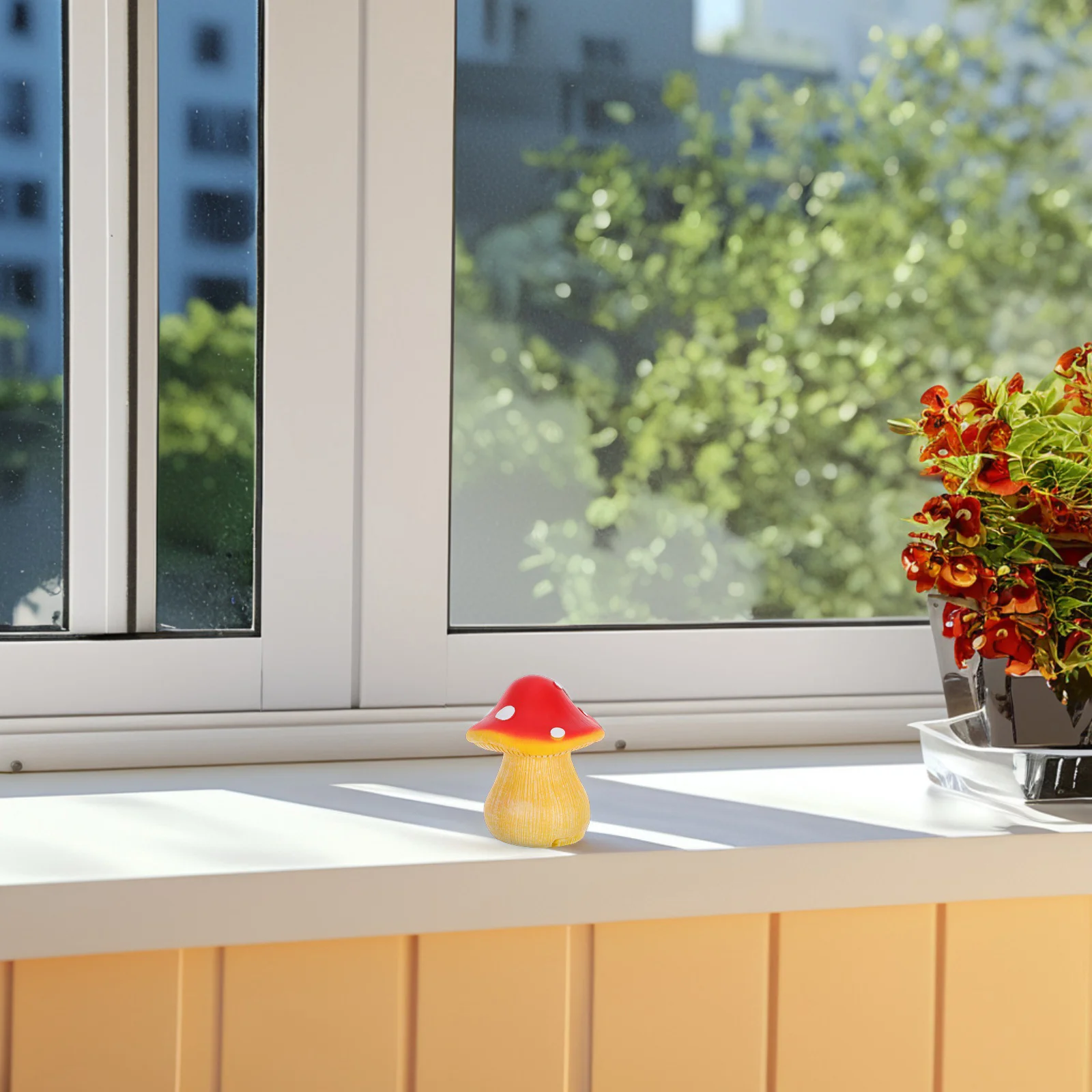 

Realistic Mushroom Key Hider Outdoor Resin Hidden Storage Discreet Holder Garden Yard Home Decor Ornament