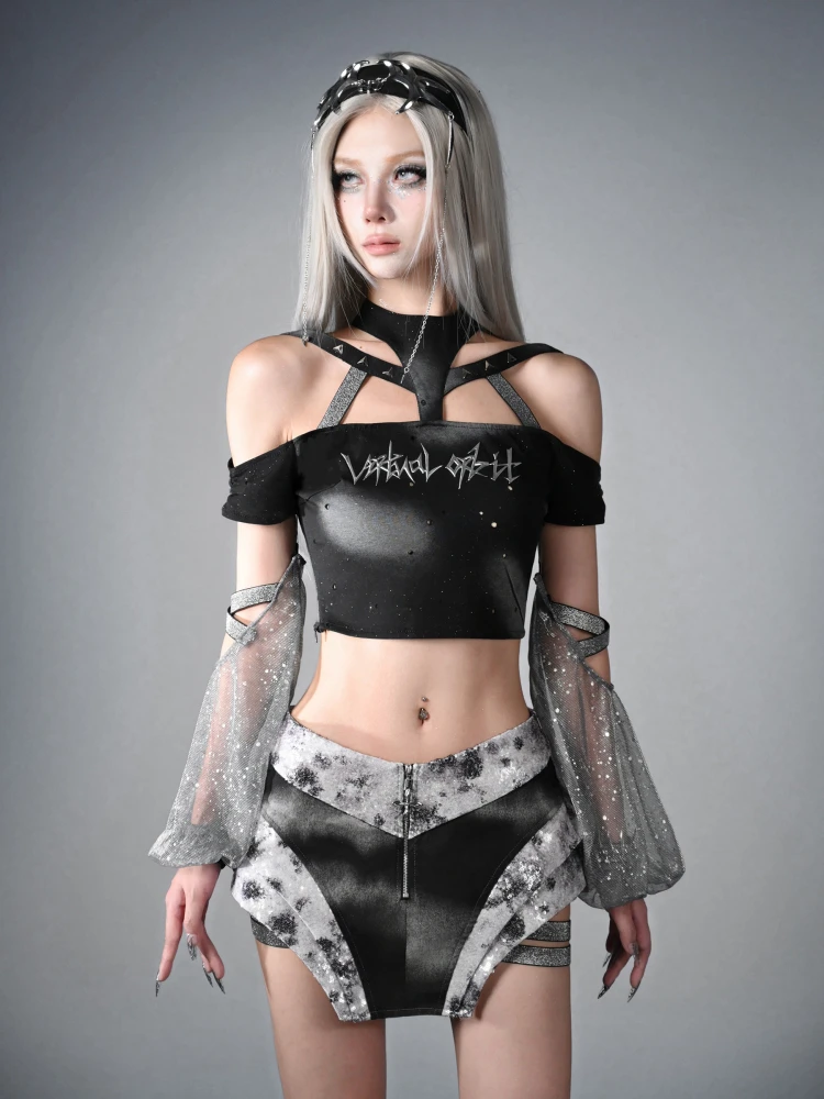 

Футболка Data Ghost Y3K Hot Girl Future Print, двусторонняя, с оригинальным дизайном, приталенная, укороченная, с вырезом на шее.