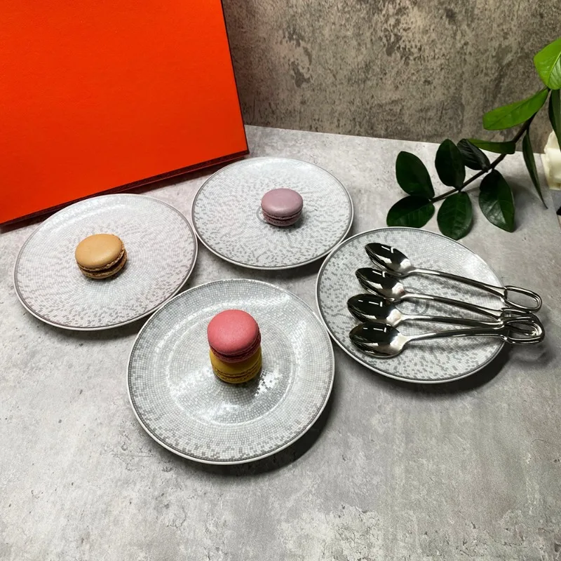 

4 PCS Set Ceramic Round Dessert plate Dishes Bone China Salad Fruit cake Plate Home Dinnerware Decoration Free Shipping