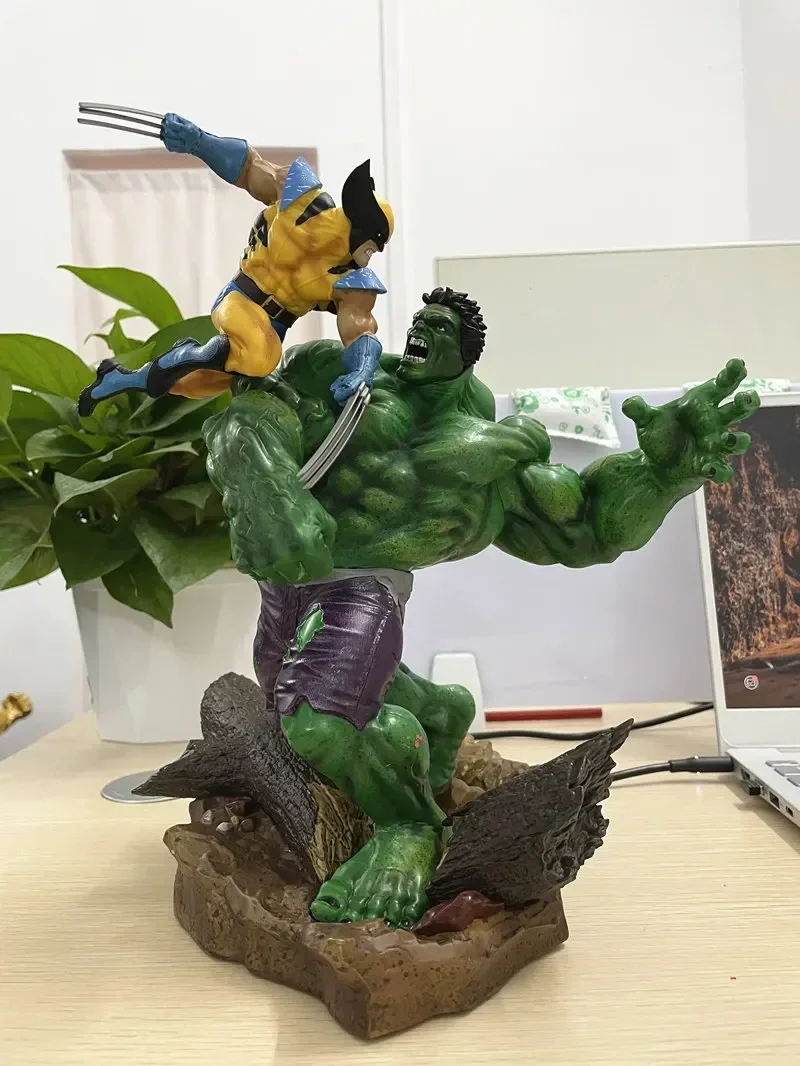 36cm Combat Scene version green giant man Hulk VS Wolverine PVC figure Statue home decor ornament collection model adult gift